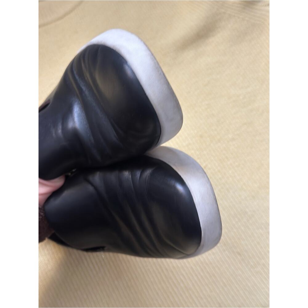 Vince Black Leather Slip-On Sneakers with White Sole Womens 6.5 - Picture 5 of 6